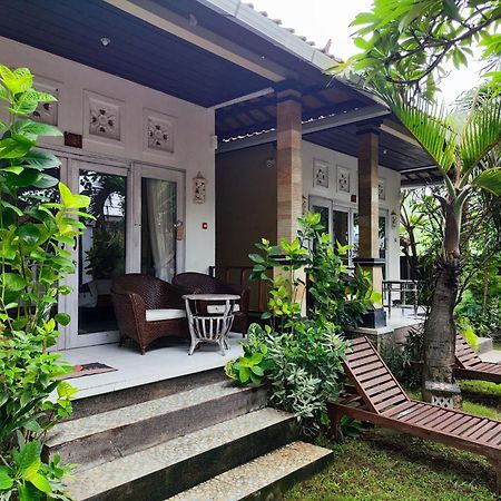 Dalum Homestay Amed Exteriör bild