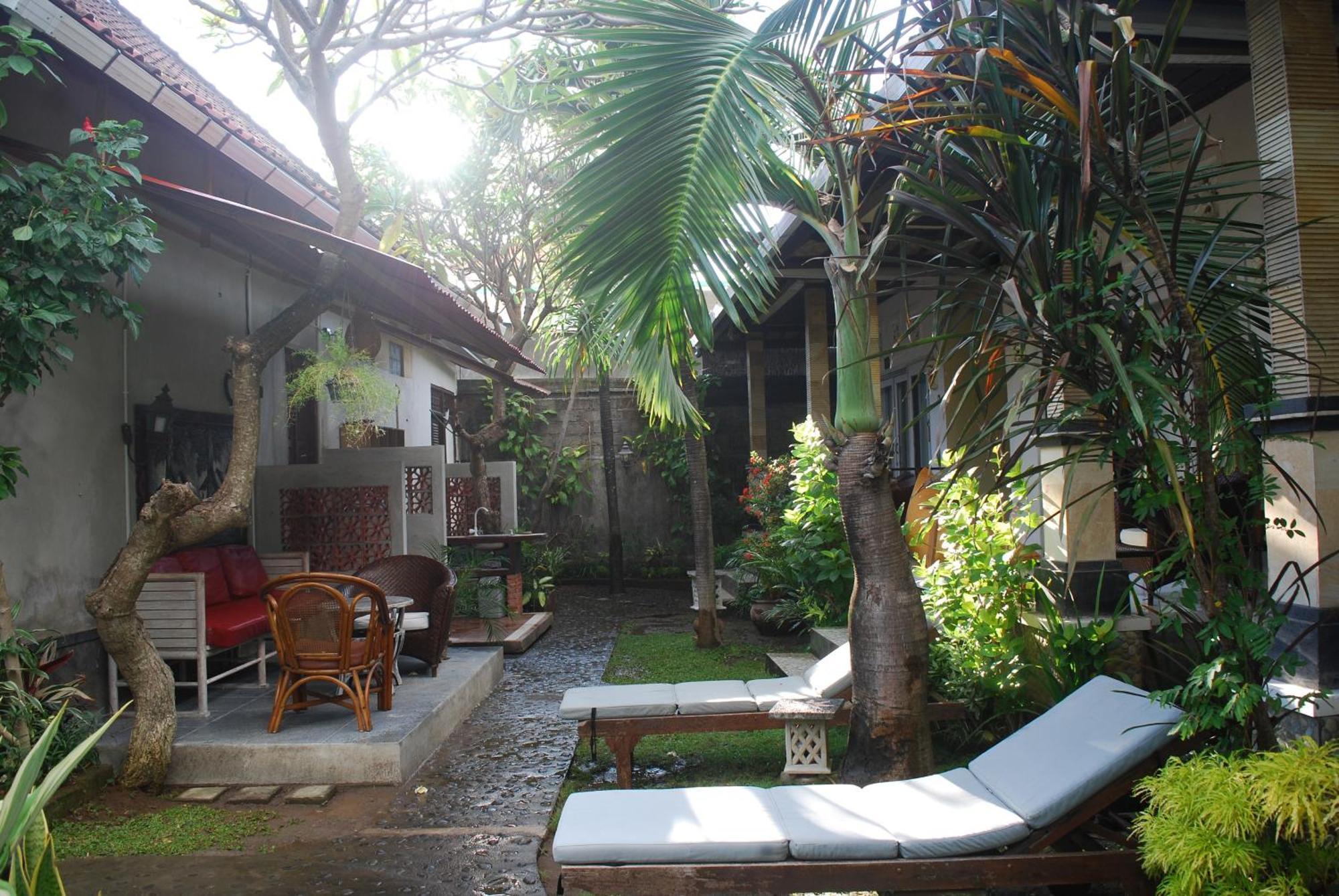 Dalum Homestay Amed Exteriör bild