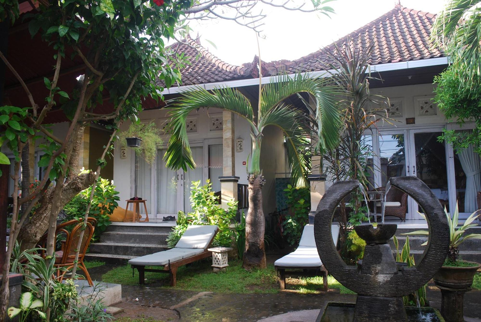 Dalum Homestay Amed Exteriör bild