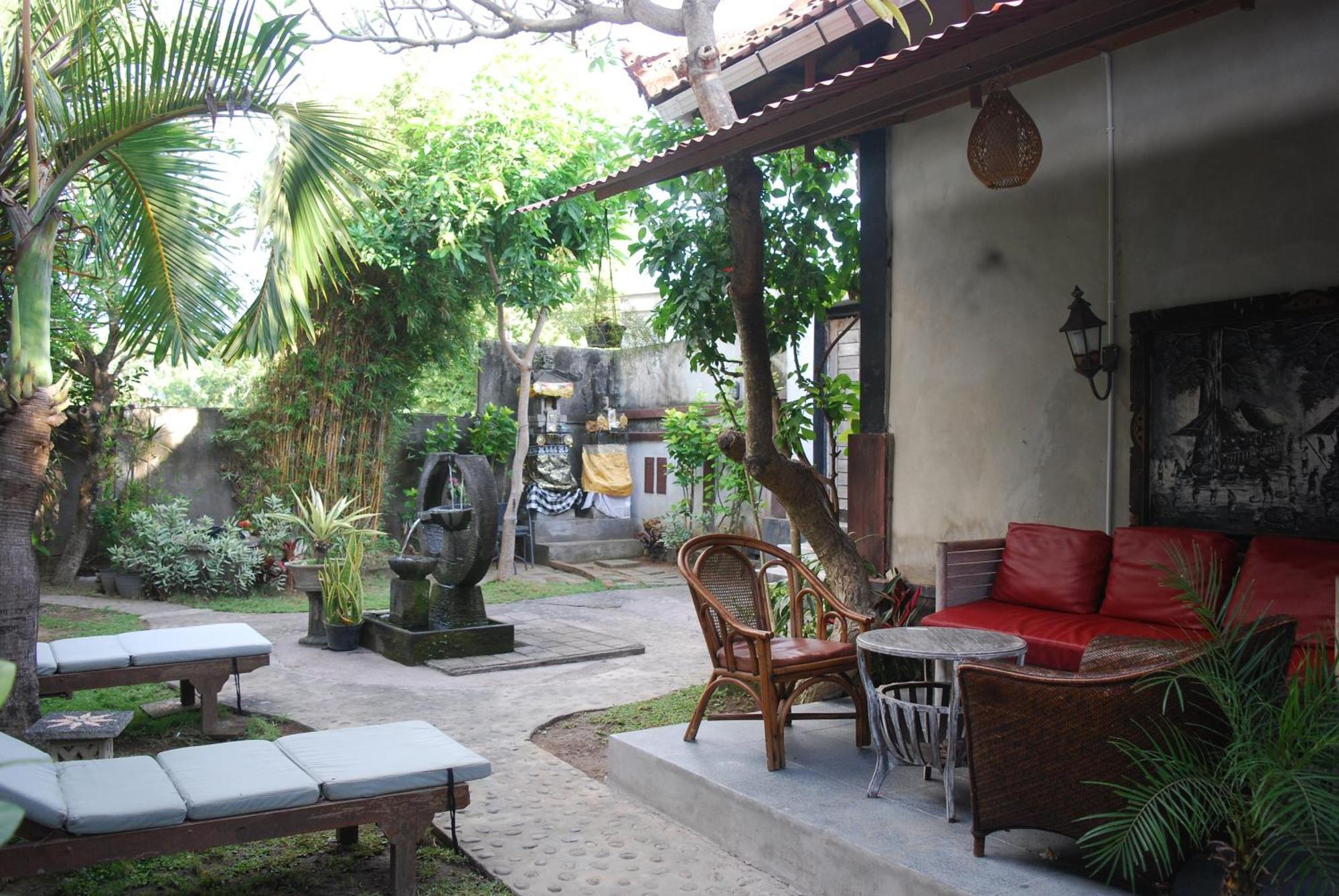 Dalum Homestay Amed Exteriör bild