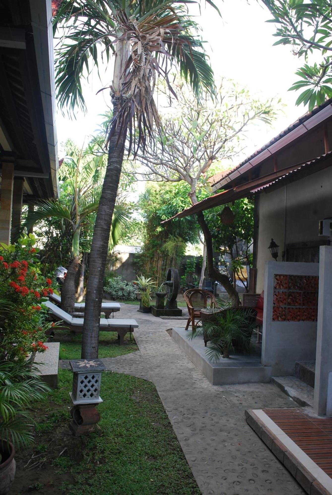 Dalum Homestay Amed Exteriör bild