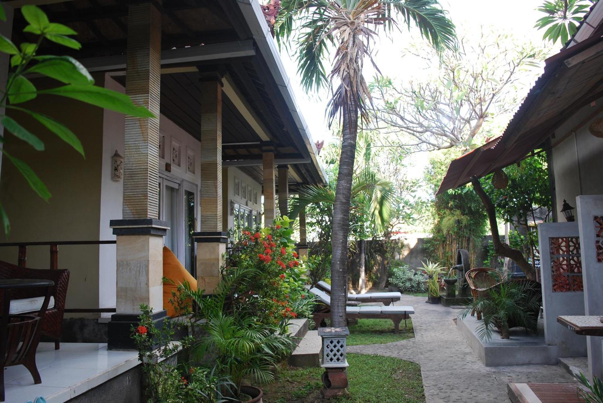 Dalum Homestay Amed Exteriör bild