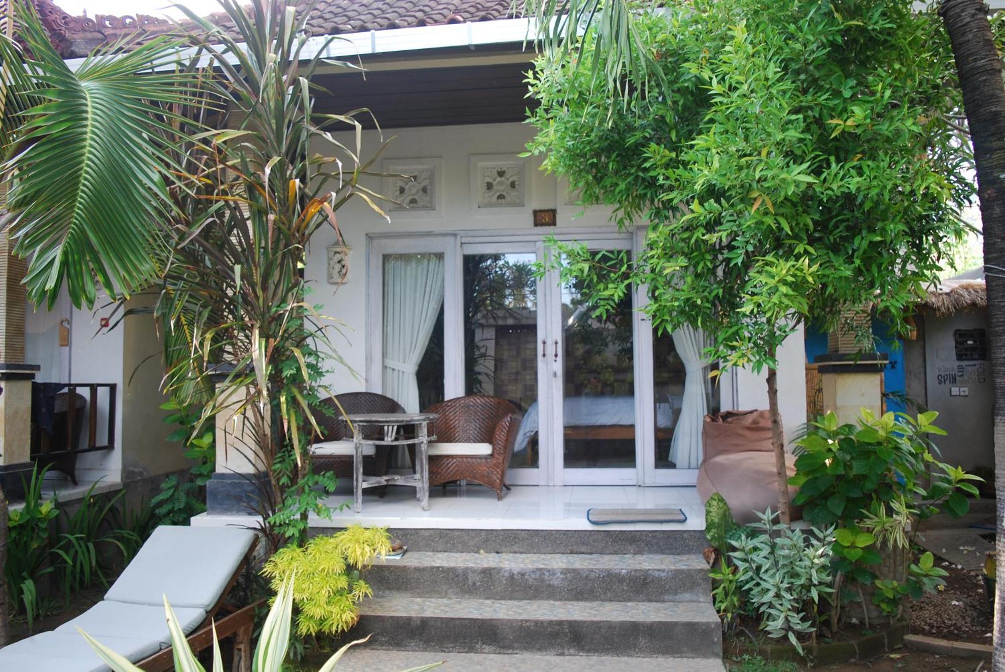 Dalum Homestay Amed Exteriör bild