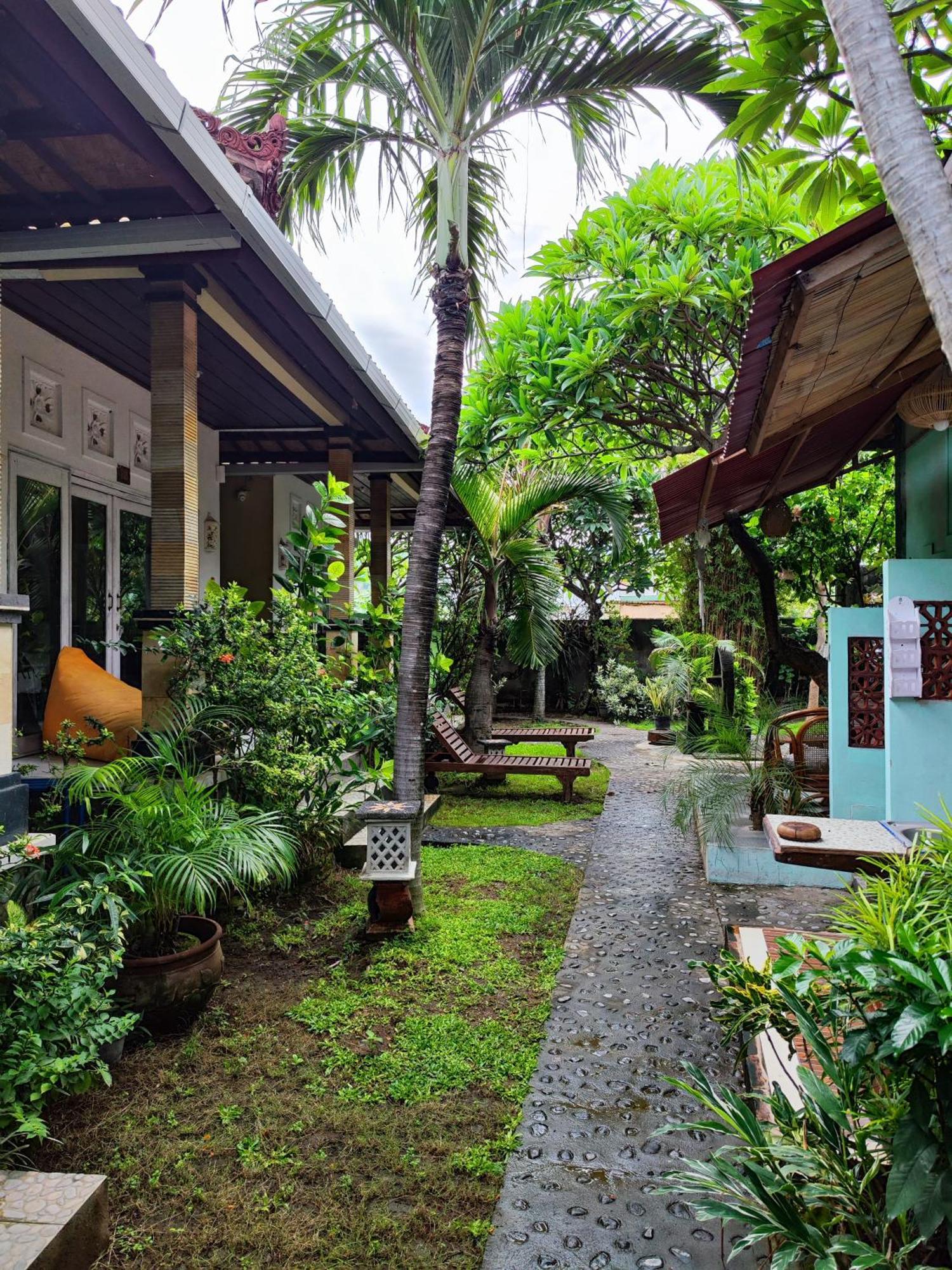 Dalum Homestay Amed Exteriör bild