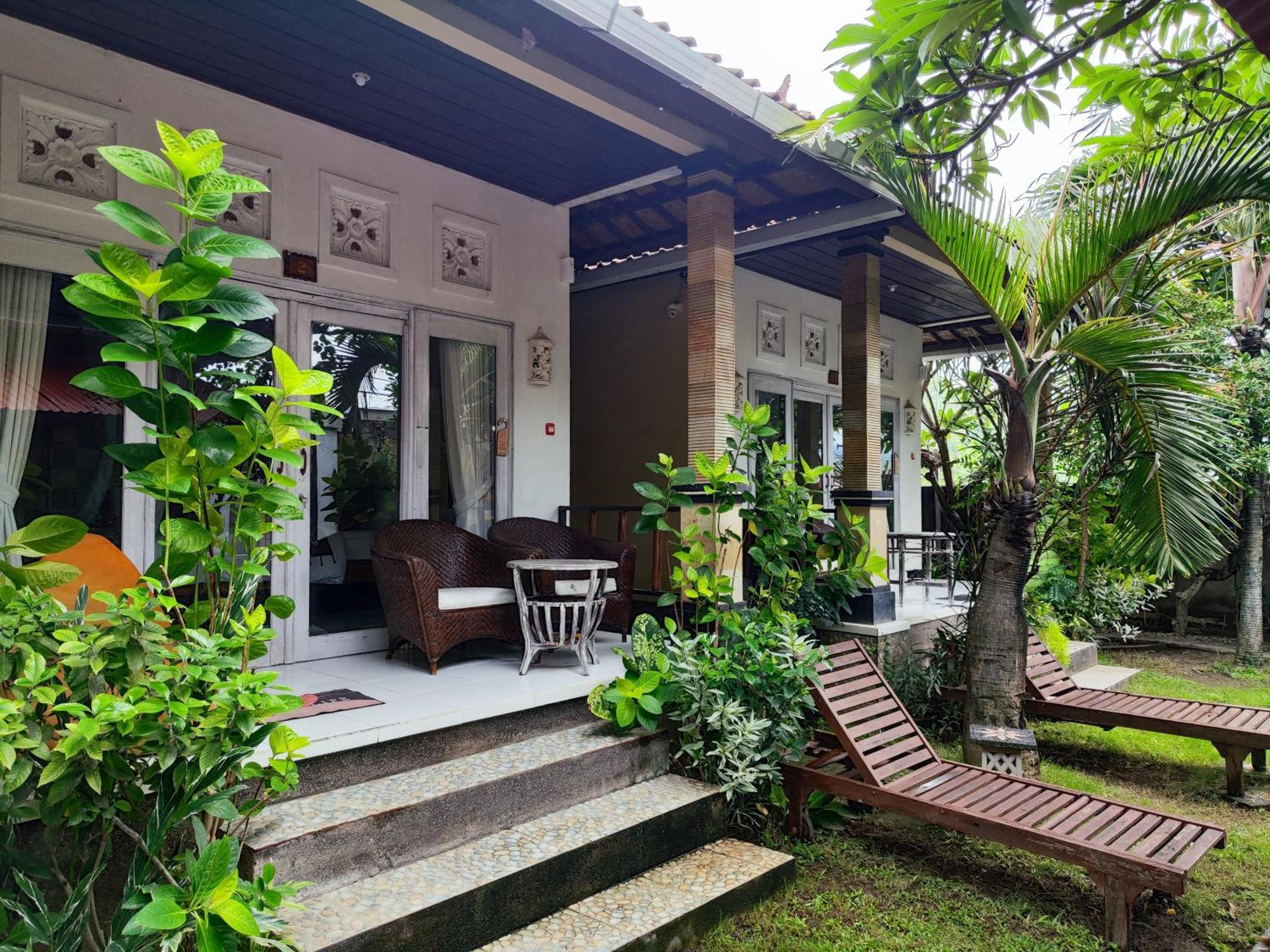 Dalum Homestay Amed Exteriör bild