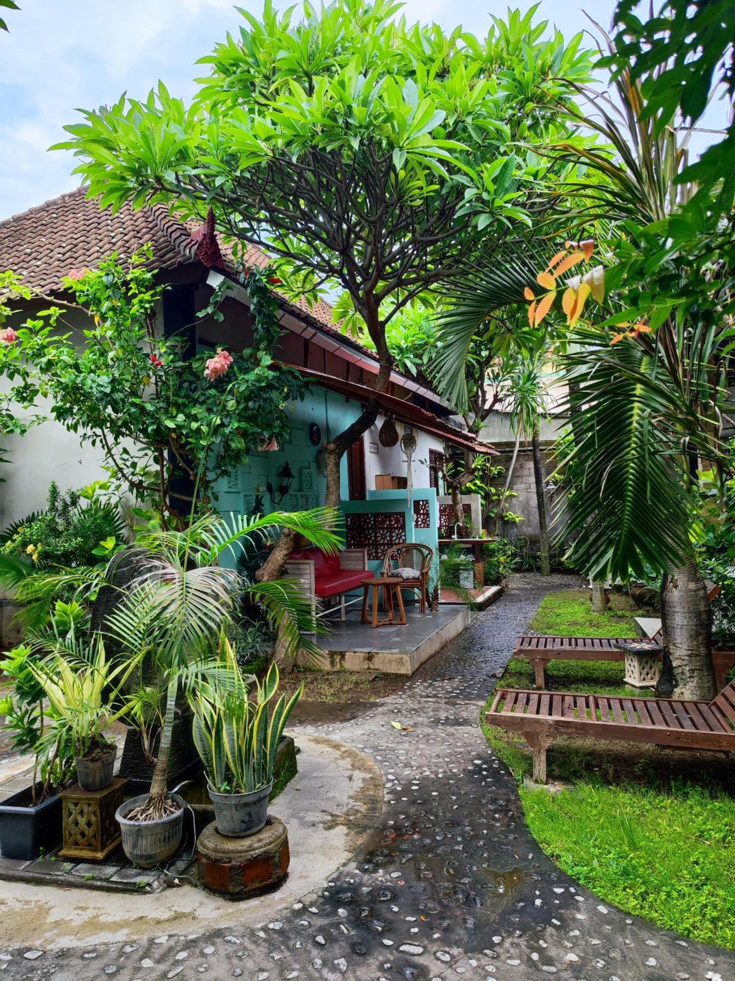 Dalum Homestay Amed Exteriör bild
