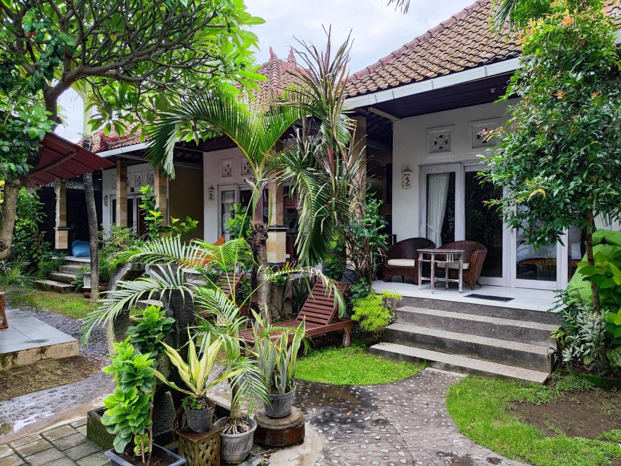 Dalum Homestay Amed Exteriör bild