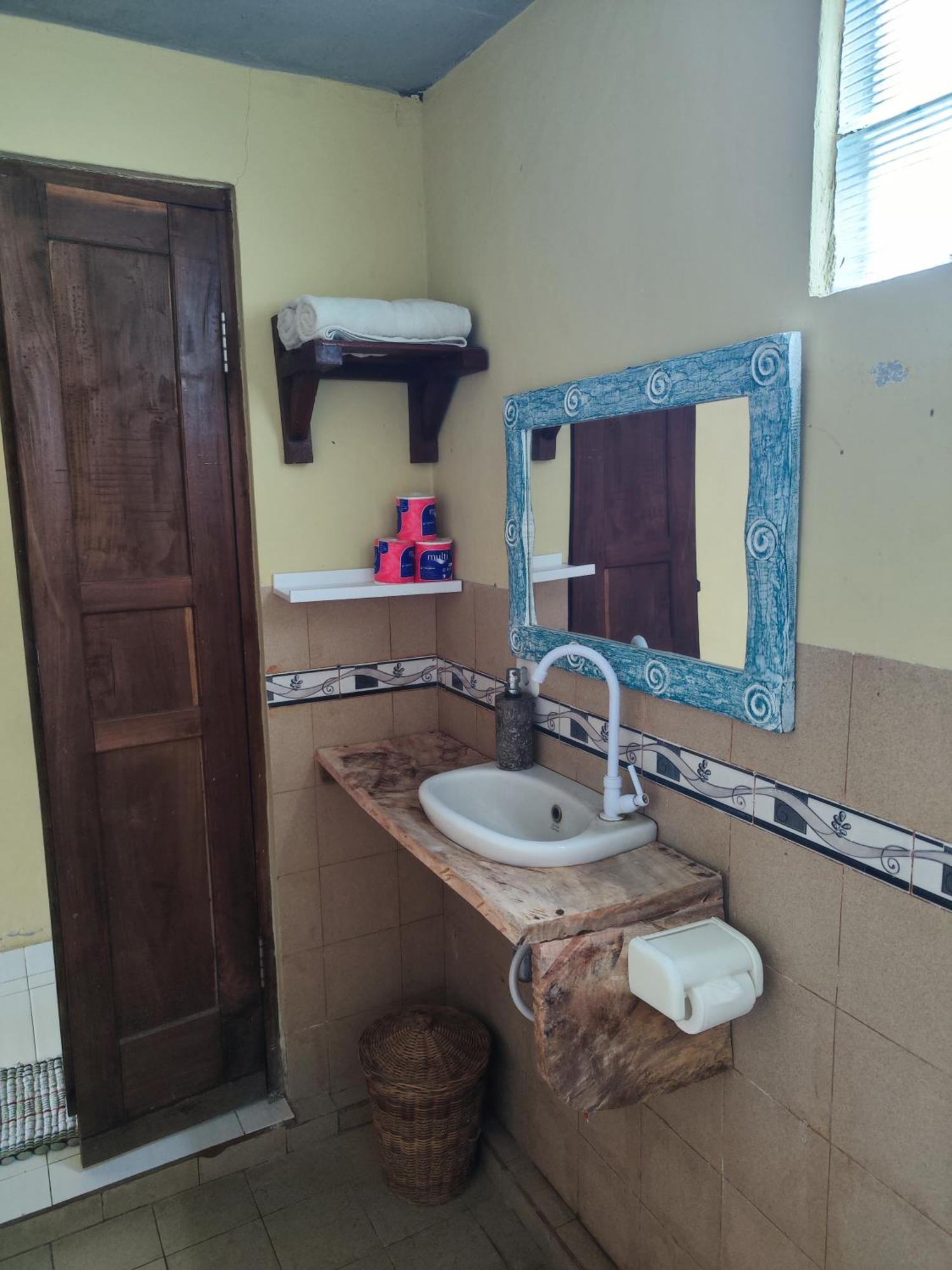 Dalum Homestay Amed Exteriör bild